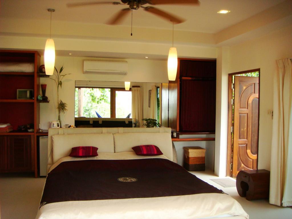 La Cigale Bed and Breakfast Koh Tao Rum bild